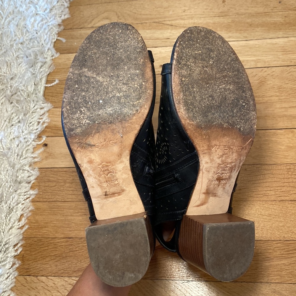 Via Spiga Boot, Great condition but worn some on the bottom, Nordstrom size 7.5 - Picture 7 of 7